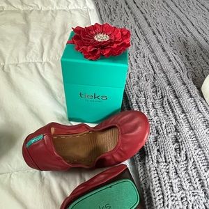 Tieks Size 7, Blue and Red